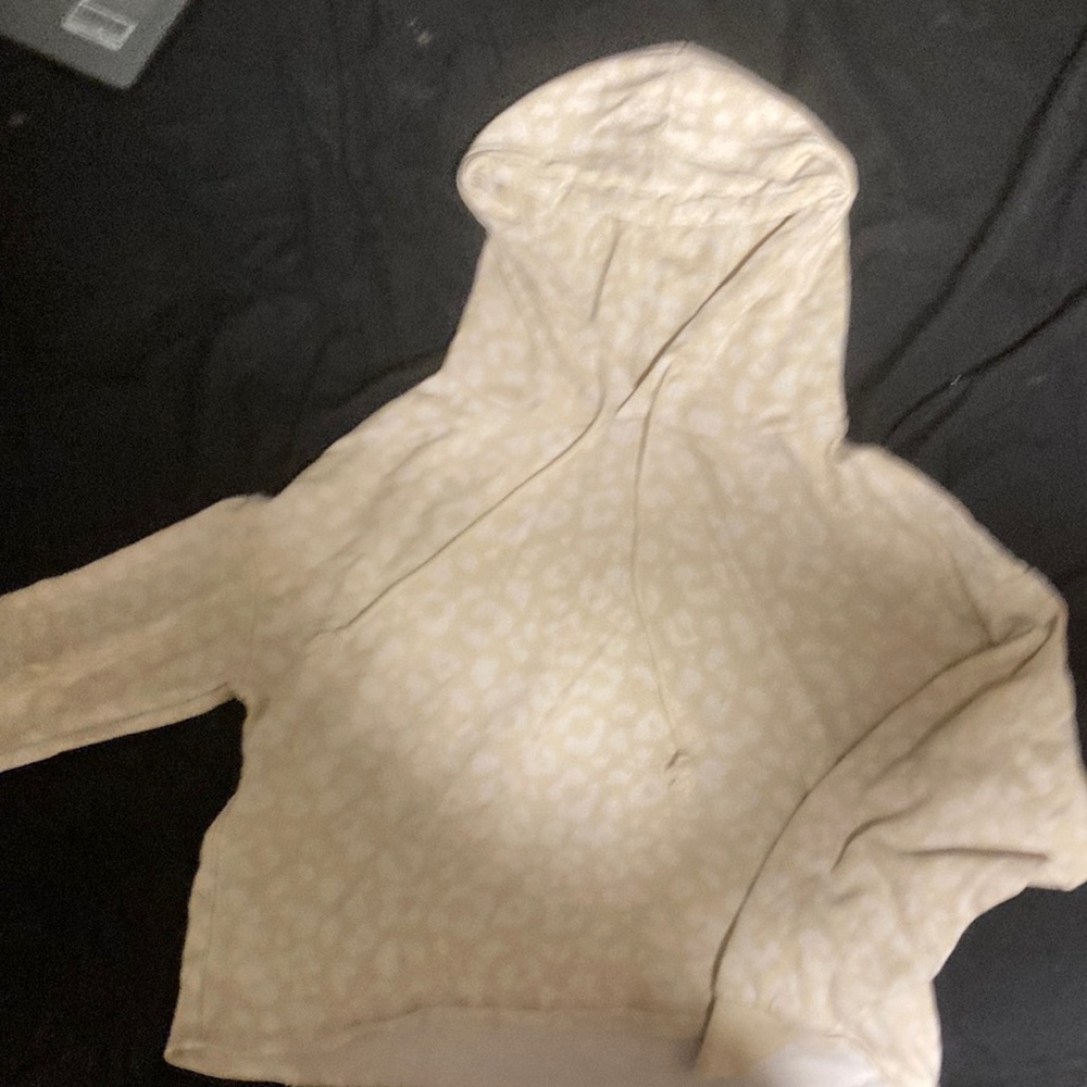 Yellow cheetah print cropped t shirt hoodie
